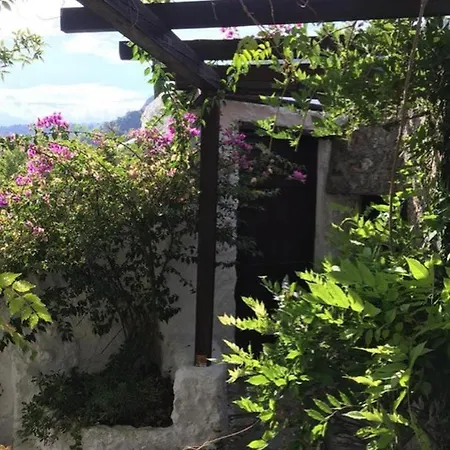 Traditional Secluded 3-Bed Cottage In Kayakoy Case de vacanță Kinali (Aegean)