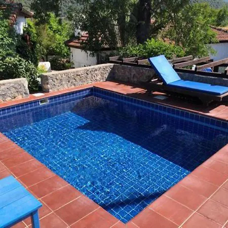 Traditional Secluded 3-Bed Cottage In Kayakoy Kinali (Aegean)