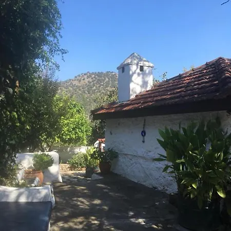Traditional Secluded 3-Bed Cottage In Kayakoy