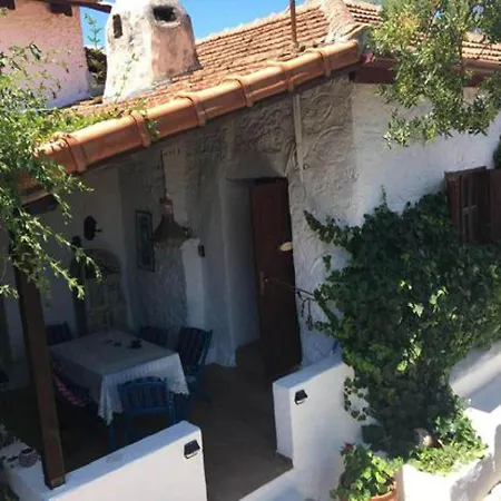 Traditional Secluded 3-Bed Cottage In Kayakoy *